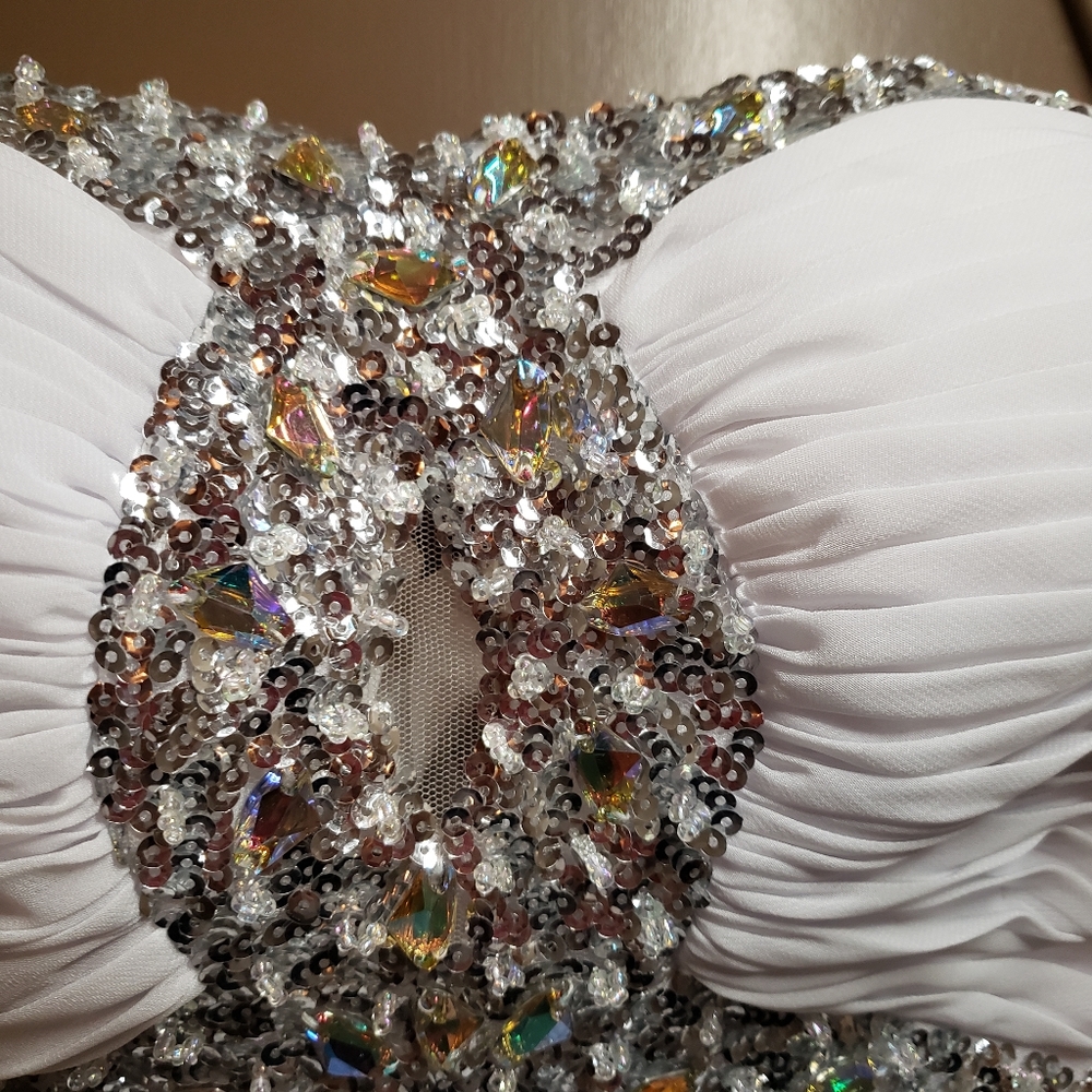 Wedding/Cocktail Dress - Picture 3 of 7